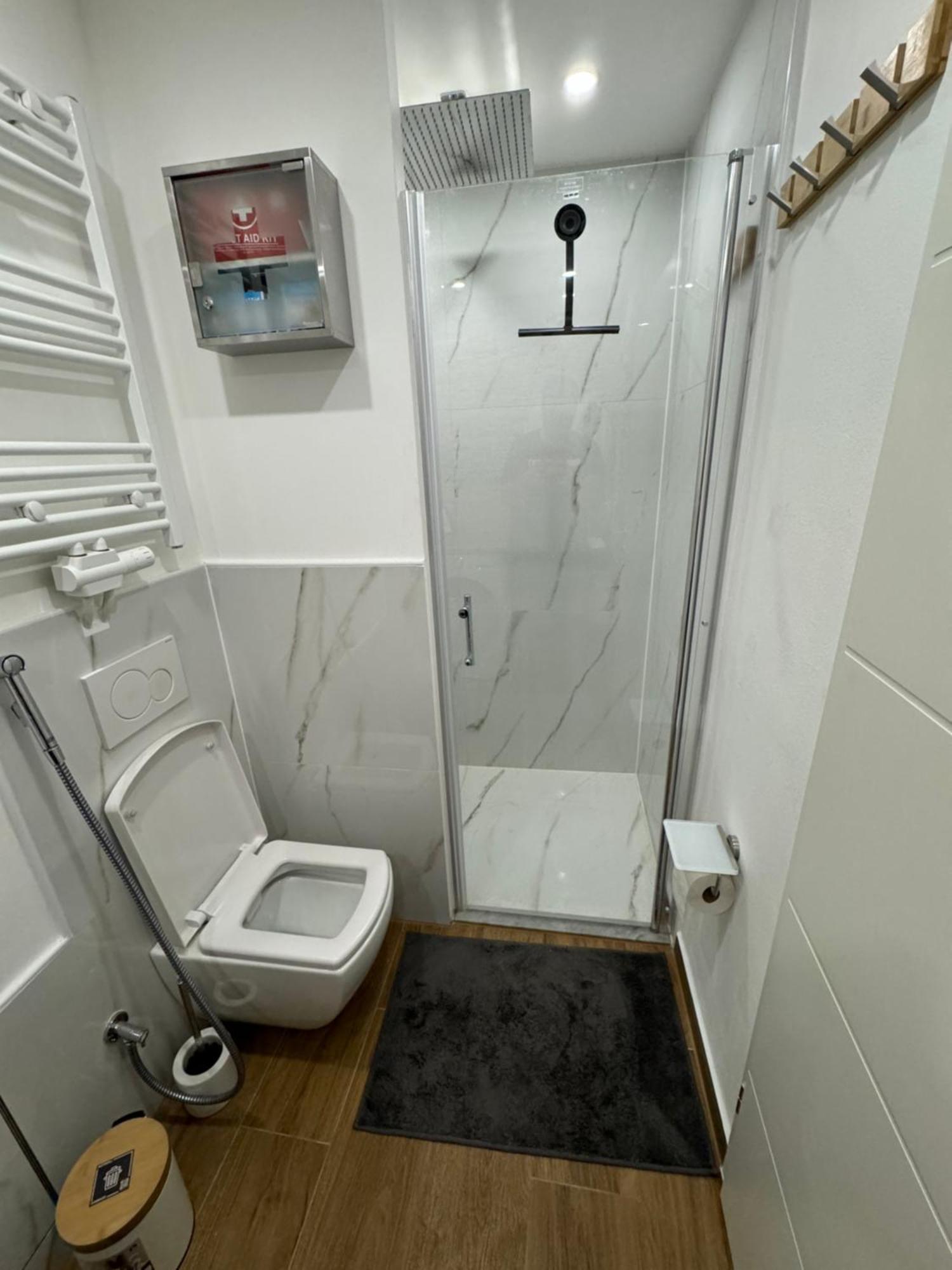 Best Central Apartment - Am Marktplatz - Up To 5 - Next To Frankfurt And Hanau - Coffee And Snacks - Netflix, Prime, Disney Nidderau Eksteriør bilde