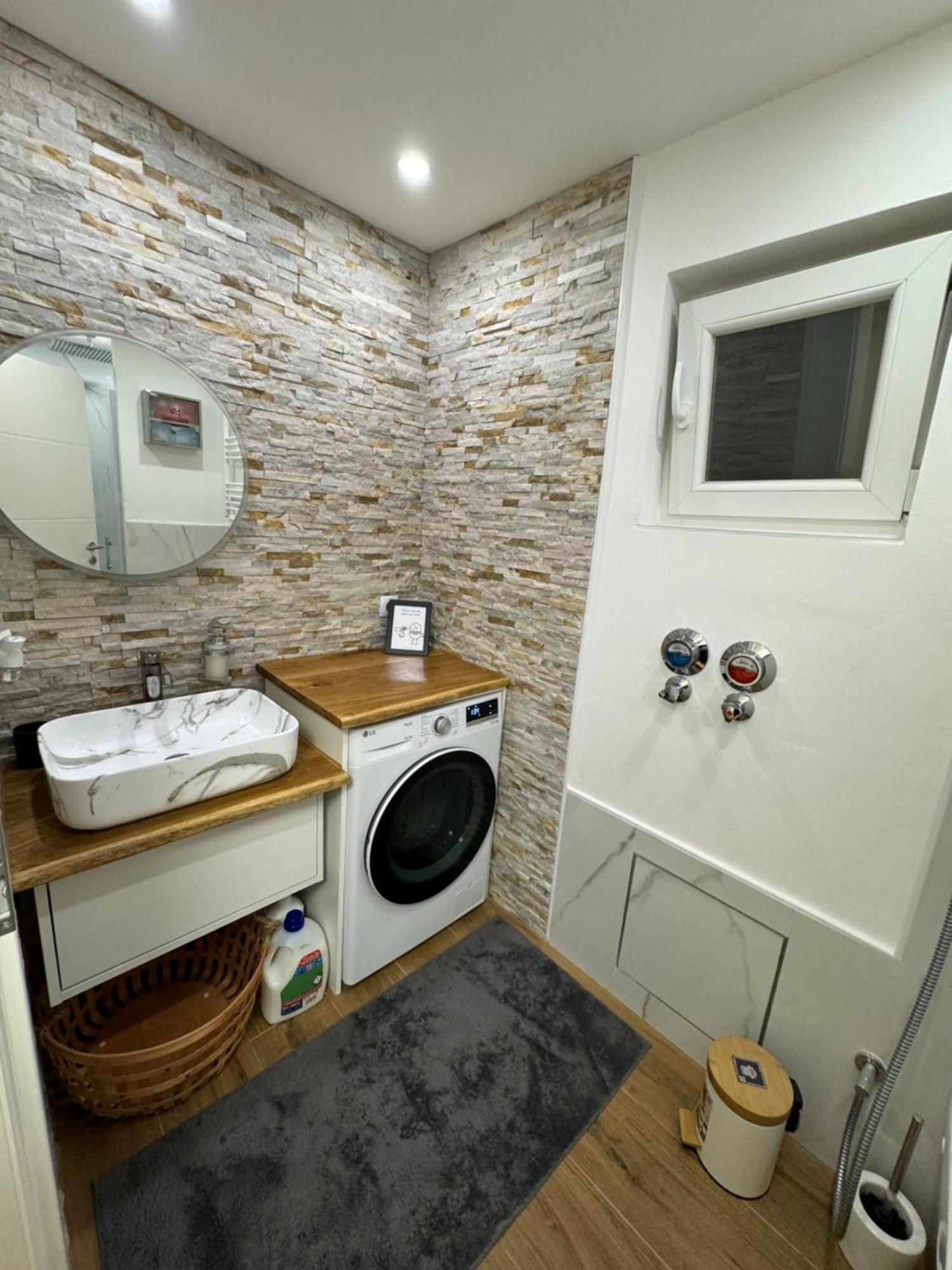Best Central Apartment - Am Marktplatz - Up To 5 - Next To Frankfurt And Hanau - Coffee And Snacks - Netflix, Prime, Disney Nidderau Eksteriør bilde